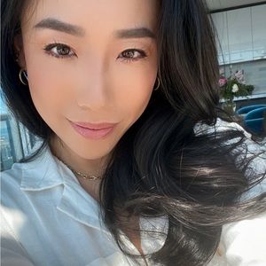 Meet your Posher, Eva